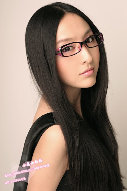 Lin Ketong : Beautiful Chinese Glasses Girl