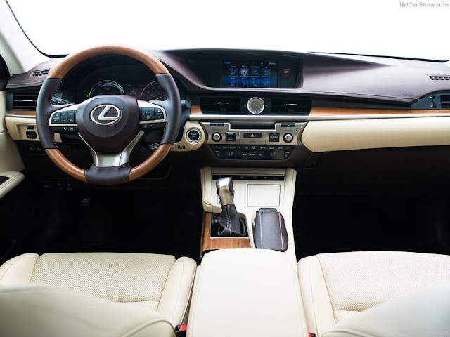 2016 Lexus ES Interior