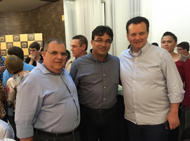 http://www.blogdofelipeandrade.com.br/2015/06/durante-encontro-com-prefeito-de-goiana.html