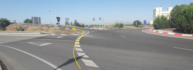 Tarragona a Cambrils seguint el GR-92, carrer dels Llibreters i rotonda sobre l'autovia A-7 al terme municipal de Reus