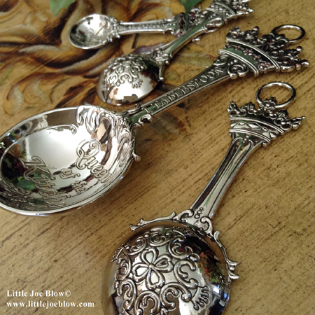 queen of the kitchen measuring spoons sold by little joe blow photo 3