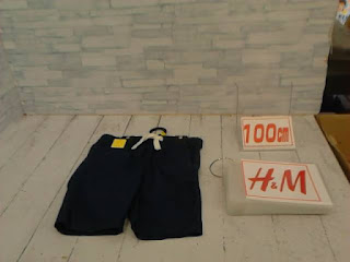 中古品　子供服　１００ｃｍ　H&M　ネイビー　ハーフパンツ　２９８円