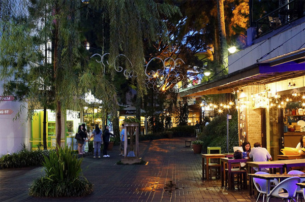 Wisata Ciwalk Bandung, Destinasi Belanja hingga Kuliner di Kota Kembang