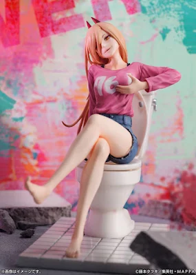 Figura de Power tocándose las tetas en Chainsaw Man