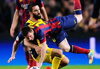 Agen Bola - Lionel Messi Siap Berikan Nomor Punggung 10 Pada Arda Turan