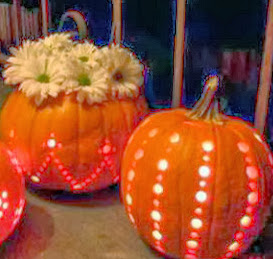 http://www.solountip.com/2013/09/como-hacer-calabazas-luminosas-para-halloween.html