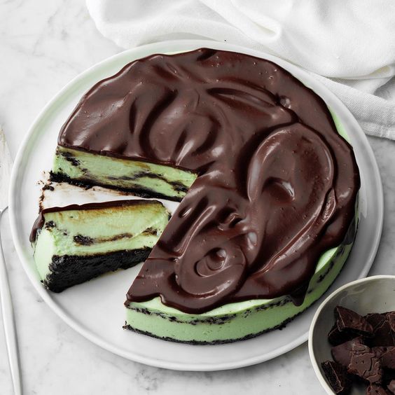 No Bake Chocolate Mint Cheesecake