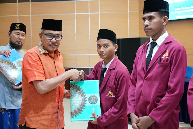 Amjad Millenium SDN BHD Malaysia dan Singapura Mewakafkan Al Qur'an untuk Masyarakat, Jefridin Beri Apresiasi