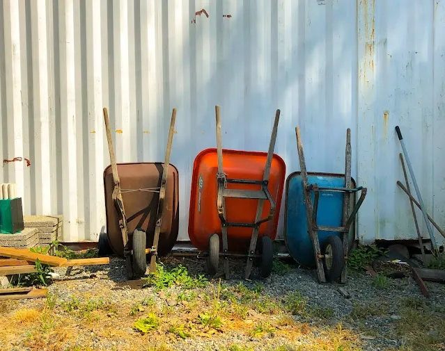 garden wheel barrow