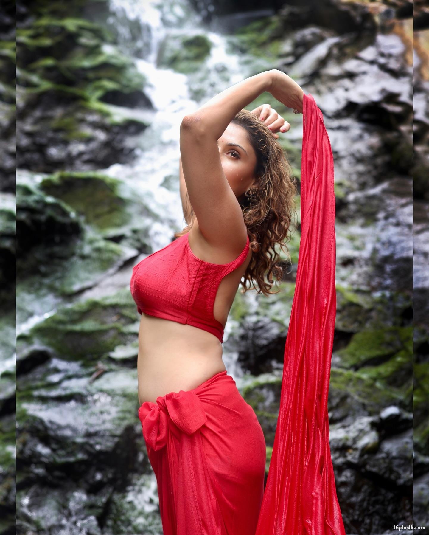 Manjari Fadnnis, Manjari Fadnnis hot photos., Manjari Fadnnis sexy cideos, Manjari Fadnnis music, Manjari Fadnnis Instagram