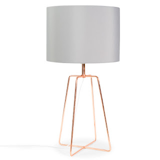 https://www.maisonsdumonde.com/FR/fr/p/lampe-en-metal-cuivre-et-abat-jour-gris-h-49-cm-157906.htm