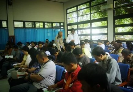 Syarat Lulus Tes Tulis SIM C Pengalaman proses persyaratan membuat Surat izin mengemudi soal kisi kunci jawaban syarat lulus praktek