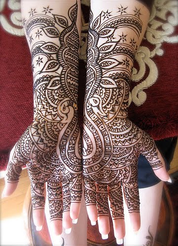 These henna designs are appropriate for the Muslim bride
