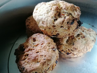 Christmas pudding scones