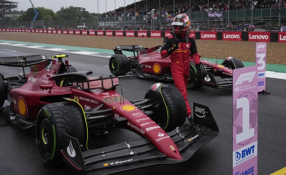 Fórmula 1: Carlos Sainz logró su primera pole position en la Fórmula 1 en Silverstone, Pérez en el top 5