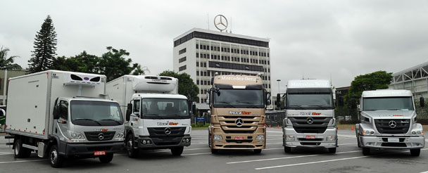 Mercedes-Benz coloca 1000 caminhões a disposição de clientes para testes