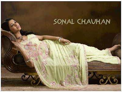 Sonal Chauhan Pics
