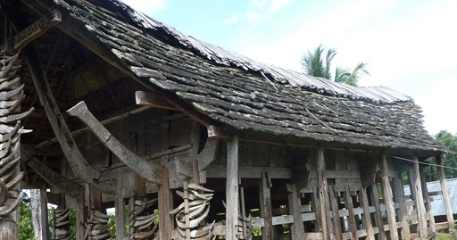 Budaya Toraja: RUMAH ADAT UNIK TORAJA ( Tongkonan Papa Batu )