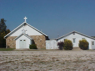 Idumea Baptist Church at Idumea Cemetery, near Laquey, Missouri.  Photo by Pulaski Baptist Association.