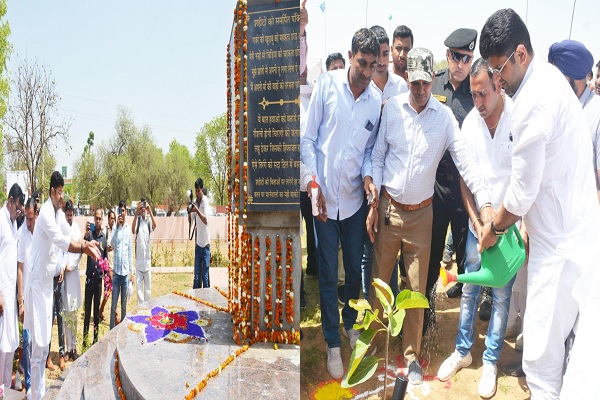 Deputy-Chief-Minister-Dushyant-Chautala-inaugurated-the-park-and-planted-saplings-in-village-Siwana-of-Bhiwani-district