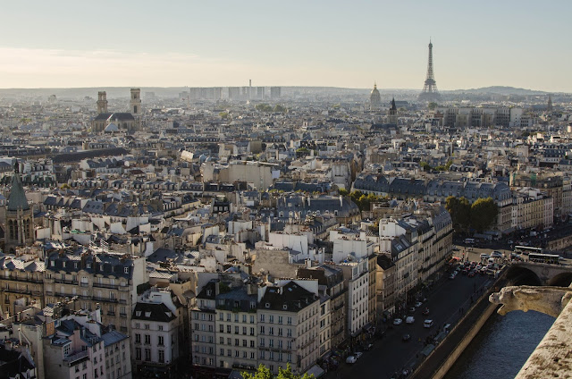 Tour Eiffel, Notre Dame, Paris France