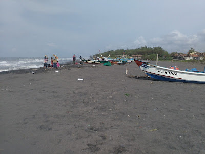 nelayan pantai samas