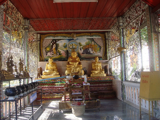 private tours to chiang man temple, wat chiang man tour, chiang man temple, wat chiang mun, chiang mun temple, chiang mai tour agency, tour agency in chiang mai