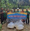 Melalui Program CSR, PT. USM Serahkan Bantuan Bibit Ikan Kepada Masyarakat Jorong Simpang