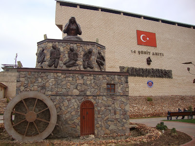 GAZİANTEP, ZEUGMA, MÜZE, EMİNE GÖĞÜŞ, MUTFAK MÜZESİ, MEDUSA, CAM ESERLER, BELKIS, MOZAİK, URFA, ORKİDE PASTANESİ, KAHVALTI, BEY MAHALLESİ, OYUNCAK MÜZESİ, ATATÜRK, BAYAZHAN, SIRA GECESİ, GAZİANTEP KALESİ, ANIT, ORHUN YAZITLARIBAKIRCILAR ÇARŞISI, ZİNCİRLİ BEDESTEN, İMAM ÇAĞDAŞ, ANTEP SEPETİ