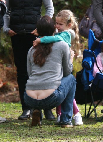 Jennifer Garner gave us a peek at her butt crack I don't see any undies or