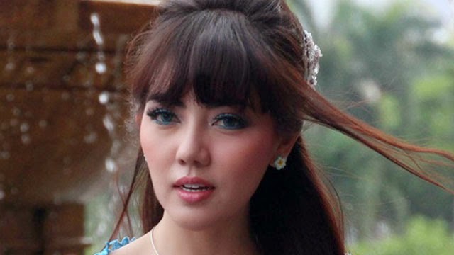 Foto dan Biodata Bella Sofie  Kumpulan Foto dan Berita 