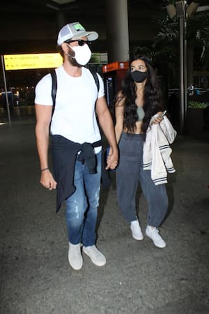 Hrithik Roshan's rumoured GF Saba Azad makes their relationship official, calls him 'My Love' in French!