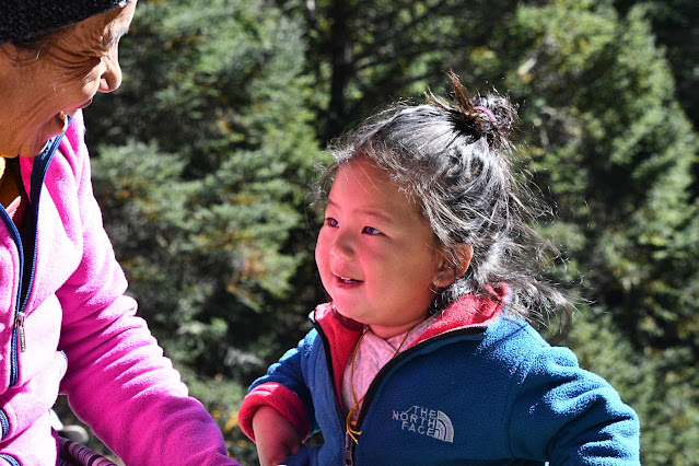 Trilha do Everest com crianças