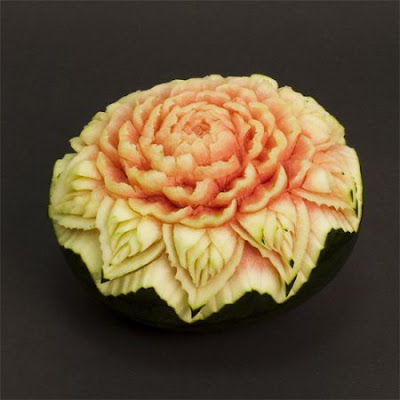 Watermelon carving art - seen at unik4u.blogspot.com