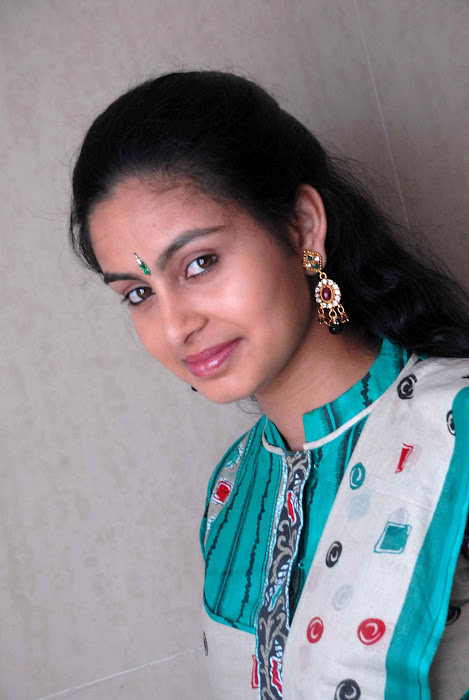 abhinaya dumbdeaf actress pics