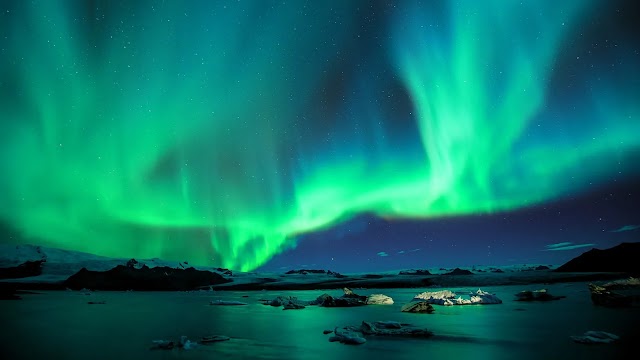 Aurora Forecast: What to Expect Tonight and Tomorrow