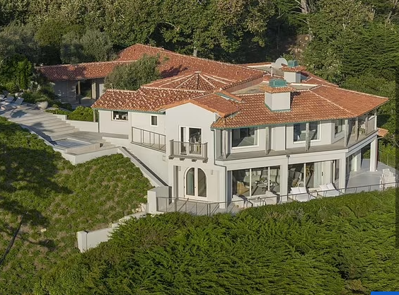 Inside Kim Kardashian’s Jaw-Dropping $70 Million Malibu Estate Renovation   As one of the world’s wealthiest celebrities with a net worth approaching $1.8 billion, Kim Kardashian spares no expense when it comes to real estate. Her latest lavish purchase? A spectacular cliffside mansion in Malibu purchased for $70.4 million in 2021. After extensive renovations tailored to her trademark minimalist aesthetic, Kim’s stunning California oasis finally feels like her dream home.