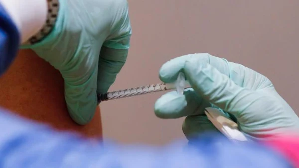 Εμβόλιο: Λυσσαλέος ανταγωνισμός, αμύθητα κέρδη και άκρατη εμπορευματοποίηση ενός αναγκαίου όπλου
