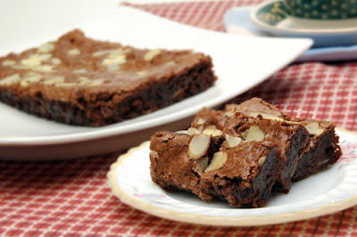 Resep Brownies Panggang Almond Spesial Lembut Dan Enak