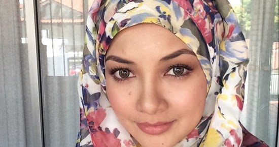 Blogger Jual Gambar Bogel Neelofa  