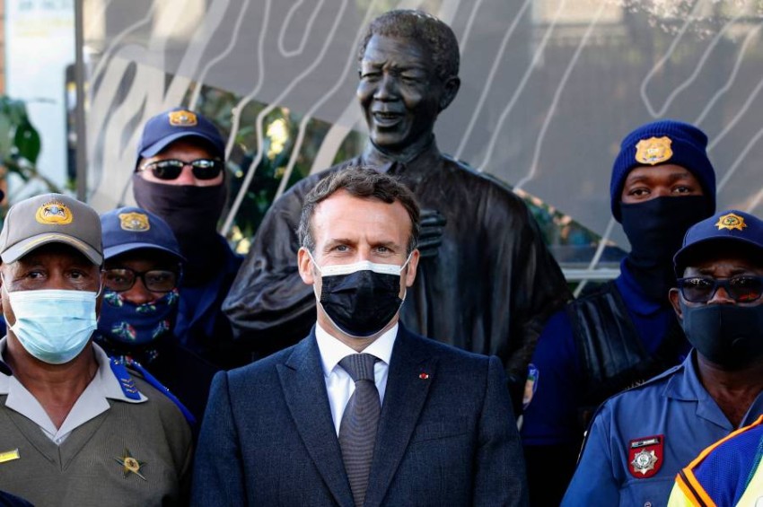 Emmanuel Macron pays tribute to Nelson Mandela's legacy before leaving South Africa On Saturday, French President Emmanuel Macron, during his visit to the Nelson Mandela Foundation in Johannesburg, praised the first black president of South Africa, saying that he left "a great legacy for humanity", before concluding his visit and returning to France.