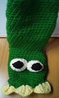 Sweet Nothings Crochet free crochet pattern blog, photo of the Dinosaur boots