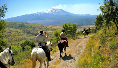 http://www.sicilyonhorseback.com