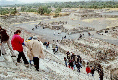 Membaca sejarah masa kemudian memang tiada habisnya inilah  Teotihuacan Mexico II: kota hilang dan Piramida Kematian