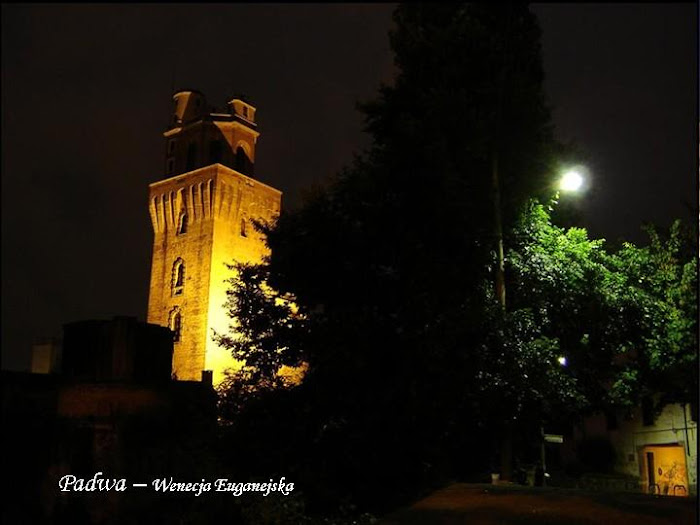 Italy at Night - Awesome Photos...