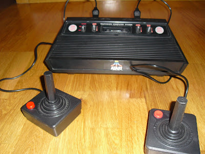 Consola que salió en el año 1977 fabricado por Atari