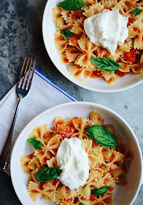 essentials - farfalle with tomatoes and ricotta