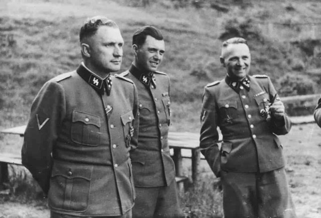 Josef Mengele adalah anggota Nazi