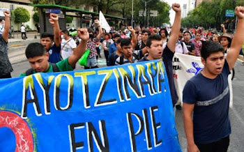 Padres de los 43 consiguen que Ejército no destruya documentos del caso Ayotzinapa
