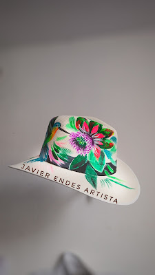 Sombreros pintados a mano